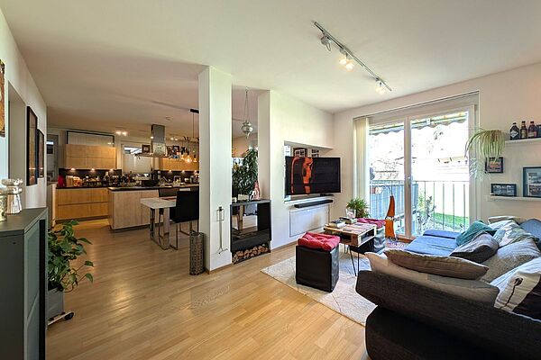 Großzügige 120m² Maisonettewohnung mit Terrasse, Garten und 2 Parkplätzen